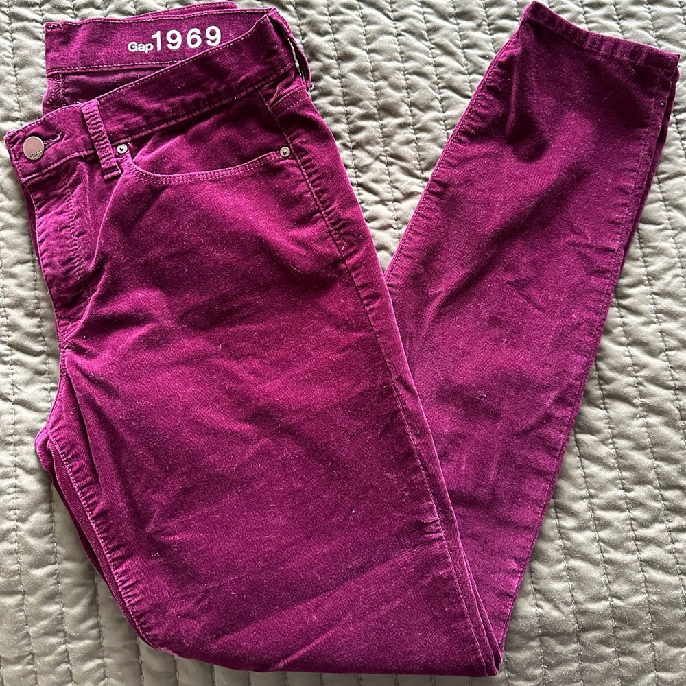 GAP burgundy corduroy skinny pant